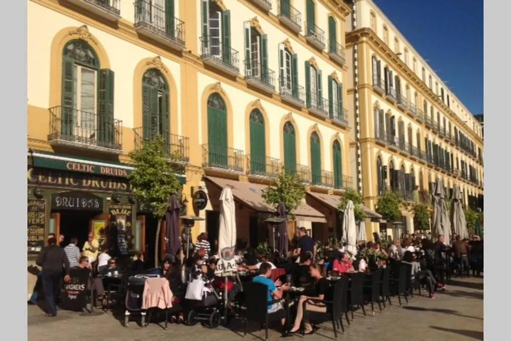 City Center Big Apartment-Family & Friends-5 Beds Malaga Spain