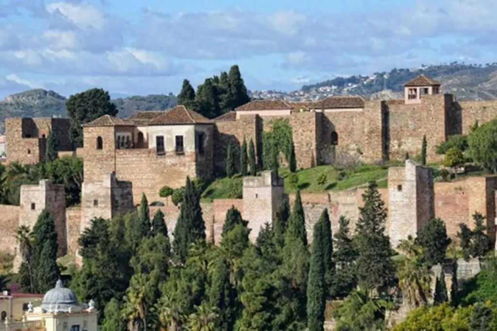 City Center Big Apartment-Family & Friends-5 Beds Malaga Apartment